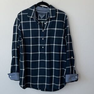 🌻 2/$8 Tommy Hilfiger Popover Top